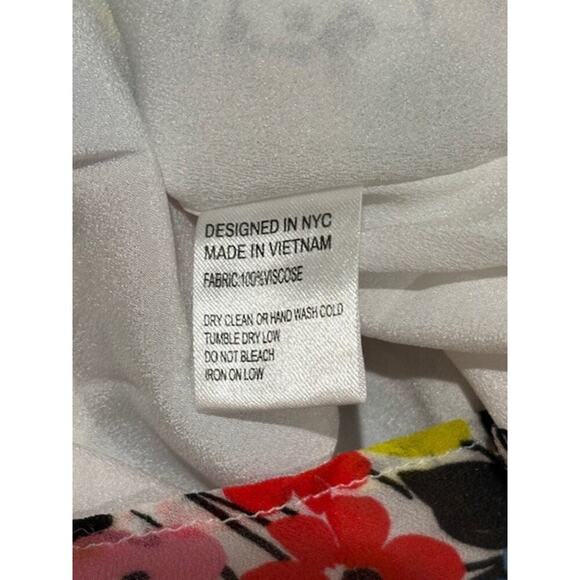 Yumi Kim “Naomi” Romper in White Juniper with Deep V-Neck – Size XS - Picture 6 of 7